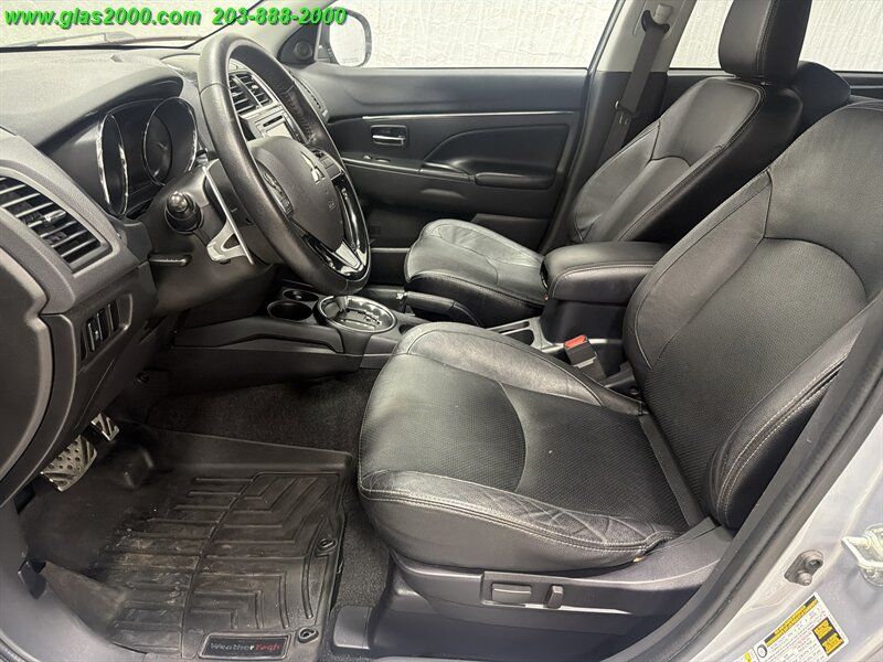 Used 2017 Mitsubishi Outlander Sport SEL AWD/4WD image 23