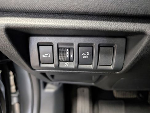 Used 2025 Subaru Outback Premium image 25