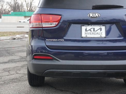 Used 2017 Kia Sorento LX image 12