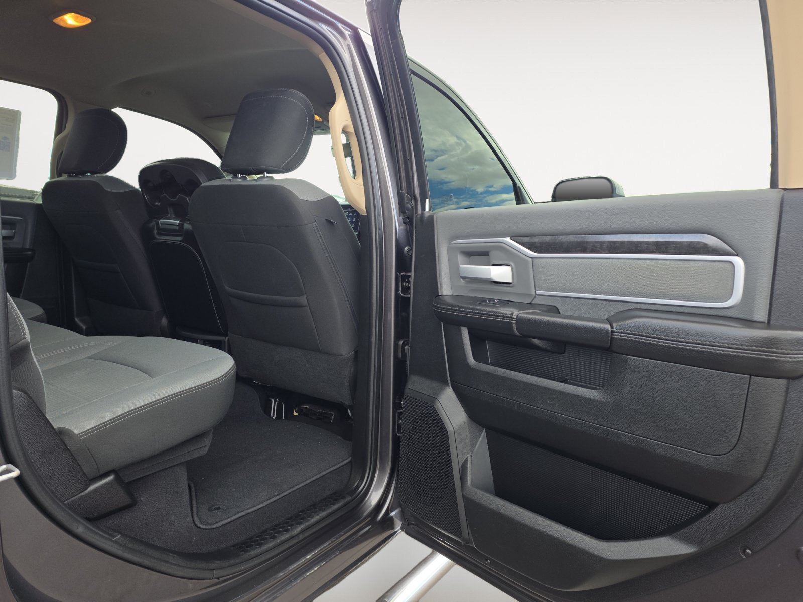 Used 2020 RAM 3500 Big Horn w/ Level 1 Equipment Group AWD/4WD image 13