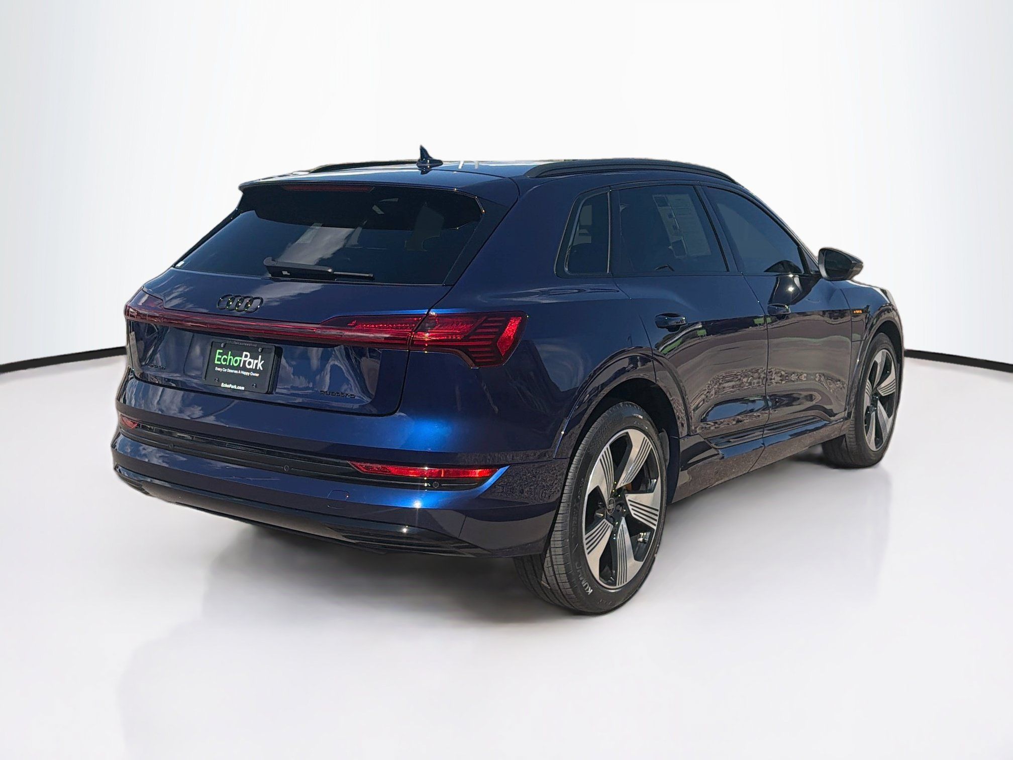 Used 2022 Audi e-tron Premium Plus AWD/4WD image 9