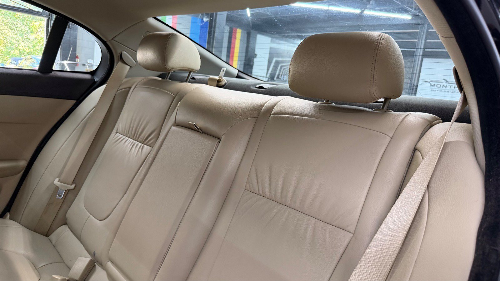 Used 2011 Jaguar XF RWD image 28