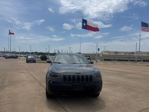 Used 2020 Jeep Cherokee Latitude w/ Quick Order Package 26F North AWD/4WD image 4