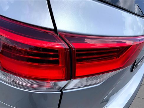 Used 2017 Toyota Highlander LE FWD image 27