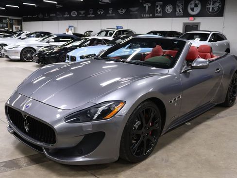 Used 2016 Maserati GranTurismo Sport image 2