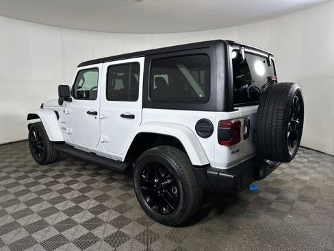 Used 2023 Jeep Wrangler Unlimited Sahara image 5