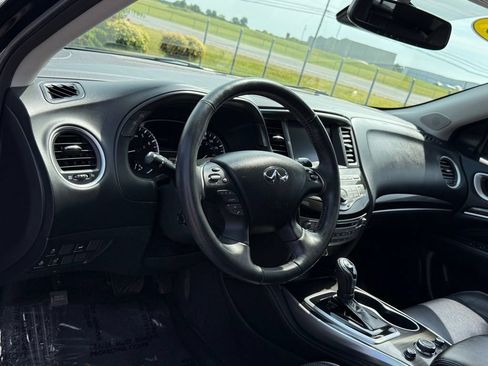 Used 2020 INFINITI QX60 Luxe w/ Essential Package FWD image 3