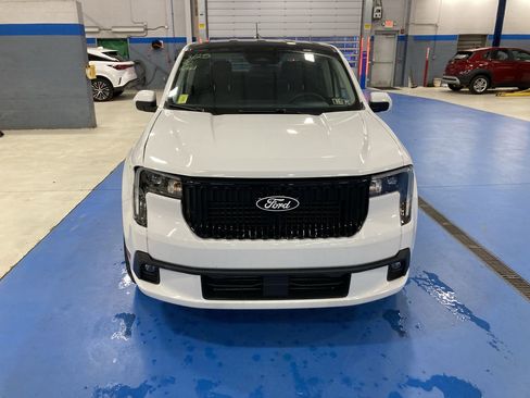 Used 2025 Ford Maverick Lobo image 2