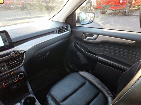 Certified 2022 Ford Escape SEL image 16