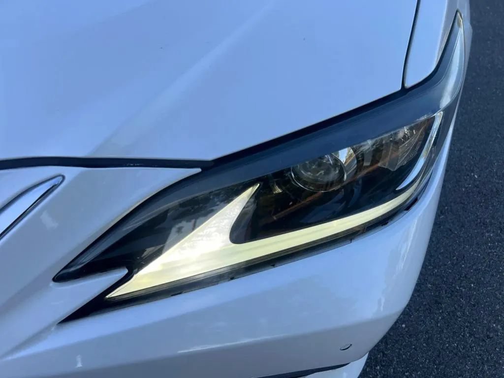 Used 2020 Lexus ES 350 w/ Premium Package FWD image 33
