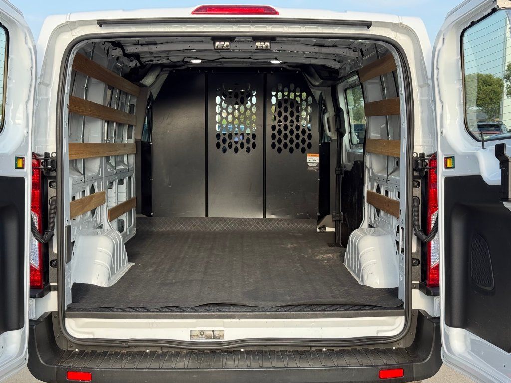 Used 2025 Ford Transit 250 Low Roof w/ Exterior Upgrade Package RWD image 17