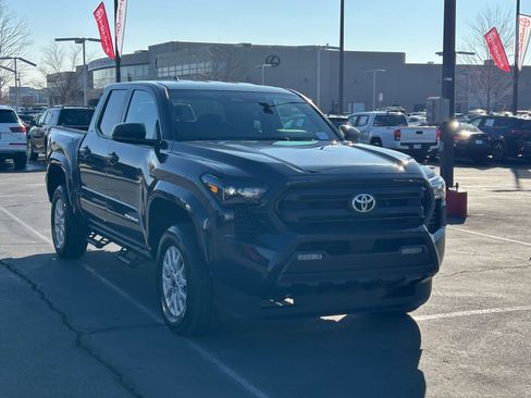 Certified 2025 Toyota Tacoma SR5 image 7