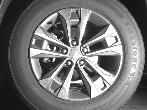 Used 2025 Chevrolet Equinox LT image 12