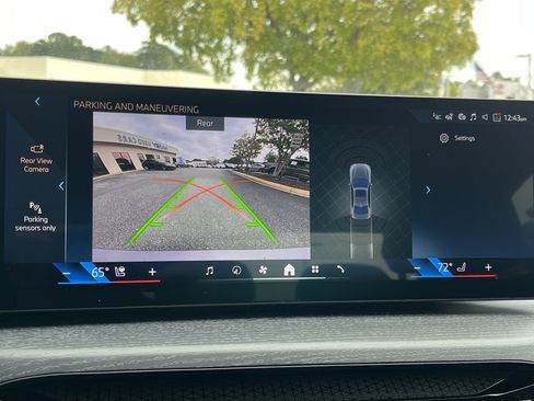 New 2026 BMW 330i Sedan w/ Premium Package image 4