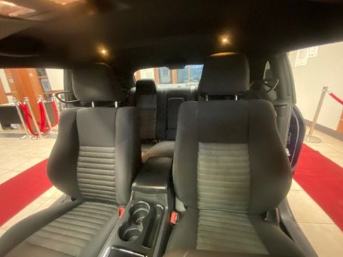 Used 2014 Dodge Challenger SXT image 17