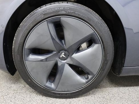 Used 2020 Tesla Model 3 Standard Range RWD image 27