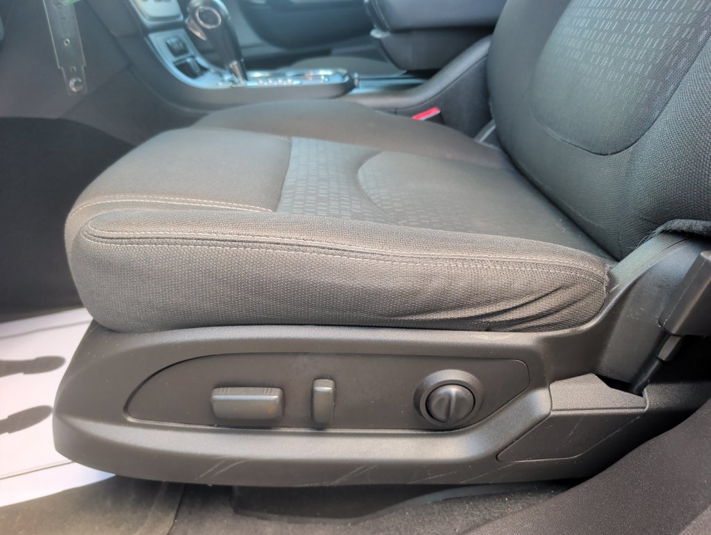 Used 2015 GMC Acadia SLE FWD image 9