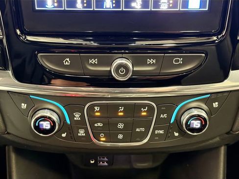 Used 2023 Chevrolet Traverse High Country image 15