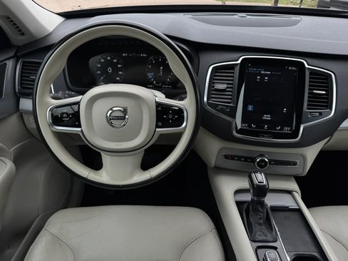 Used 2021 Volvo XC90 T5 Momentum w/ Climate Package FWD image 30