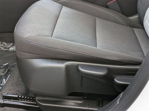 Used 2025 Chevrolet Trax LS image 15