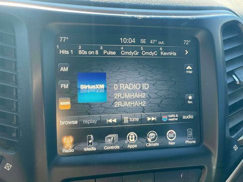 Used 2018 Jeep Cherokee Limited image 8