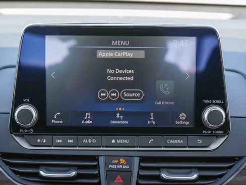 Used 2025 Nissan Altima 2.5 SV FWD image 16