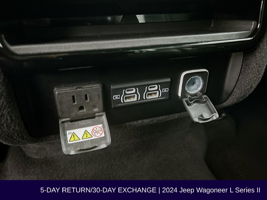 Used 2024 Jeep Wagoneer L Series II w/ Flexible Seating Group AWD/4WD image 28