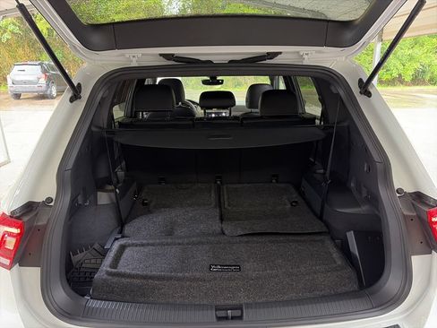 Certified 2023 Volkswagen Tiguan SE R-Line FWD image 14