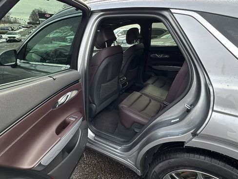 Used 2022 Genesis GV70 2.5T w/ Advanced Package image 36