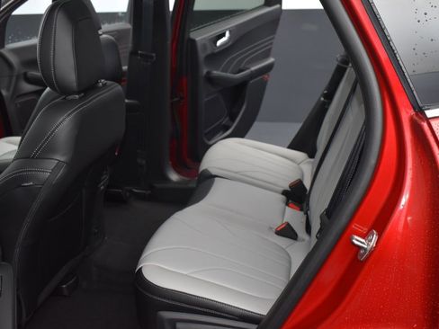 New 2025 Ford Escape SE w/ PHEV Premium Package image 19