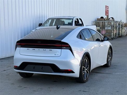 Used 2024 Toyota Prius Limited image 4