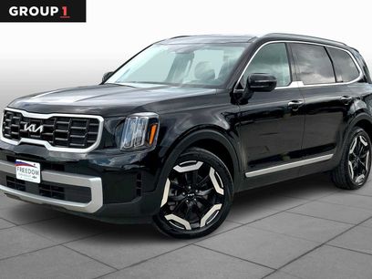 Used 2023 Kia Telluride S w/ S Sunroof Package