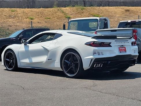 New 2025 Chevrolet Corvette E-Ray image 2