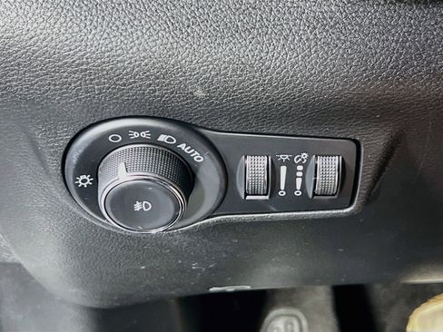 Used 2023 Jeep Compass High Altitude AWD/4WD image 10