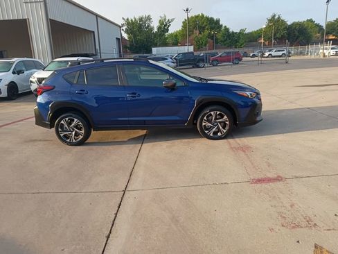 Used 2025 Subaru Crosstrek 2.0i Premium image 7