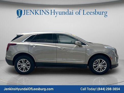 Used 2023 Cadillac XT5 Premium Luxury w/ Technology Package FWD image 3