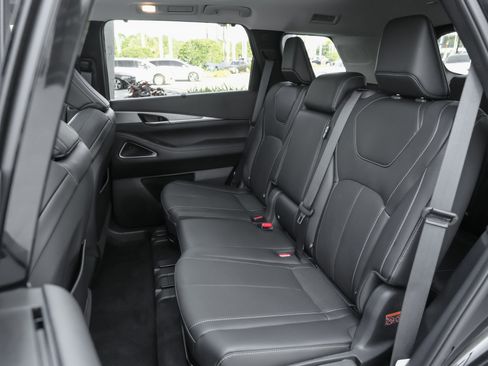 Certified 2026 INFINITI QX60 Luxe w/ Cargo Package FWD image 33