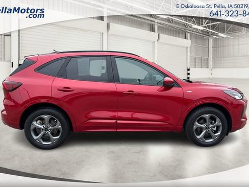 Used 2024 Ford Escape ST-Line Select w/ Tech Pack #1 AWD/4WD image 2