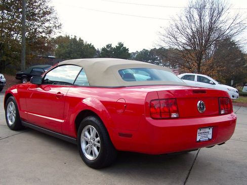 Used 2007 Ford Mustang Premium image 2