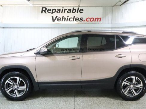 Used 2018 GMC Terrain SLT image 1