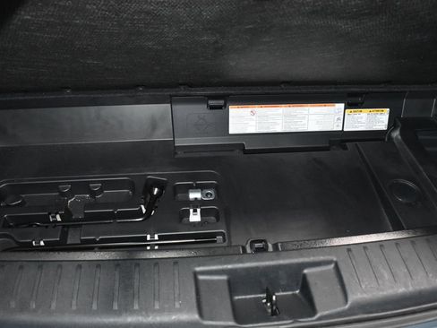 Used 2024 Toyota Highlander AWD image 33