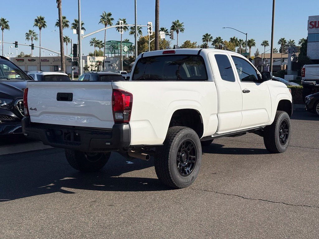 Used 2022 Toyota Tacoma SR AWD/4WD image 8