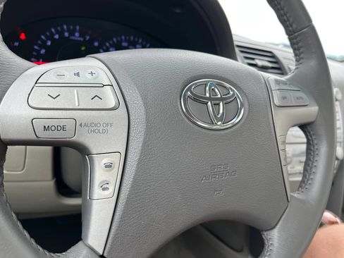Used 2010 Toyota Camry XLE FWD image 23