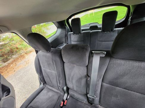 Used 2015 Nissan Pathfinder SV AWD/4WD image 19