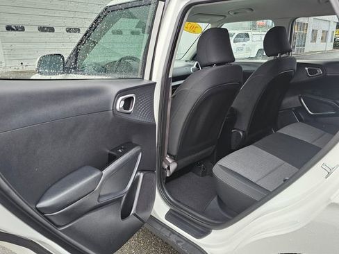 Used 2021 Kia Soul S image 15