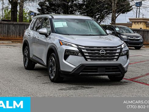 Used 2025 Nissan Rogue SV image 6