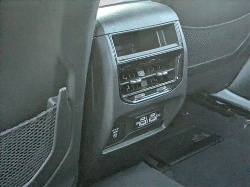 Used 2023 Jeep Grand Cherokee Altitude image 17