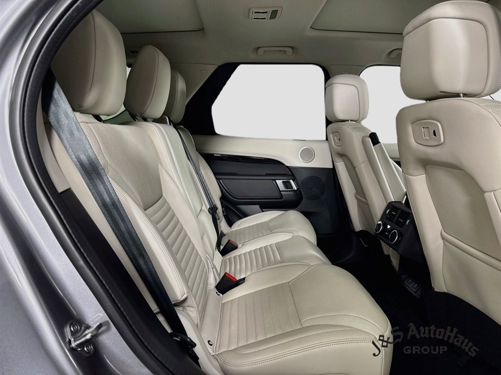 Used 2025 Land Rover Discovery S AWD/4WD image 36
