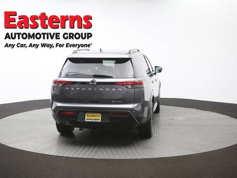 Used 2022 Nissan Pathfinder SV AWD/4WD image 41