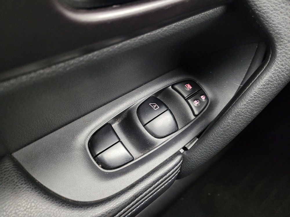 Used 2015 Nissan Rogue SV AWD/4WD image 27